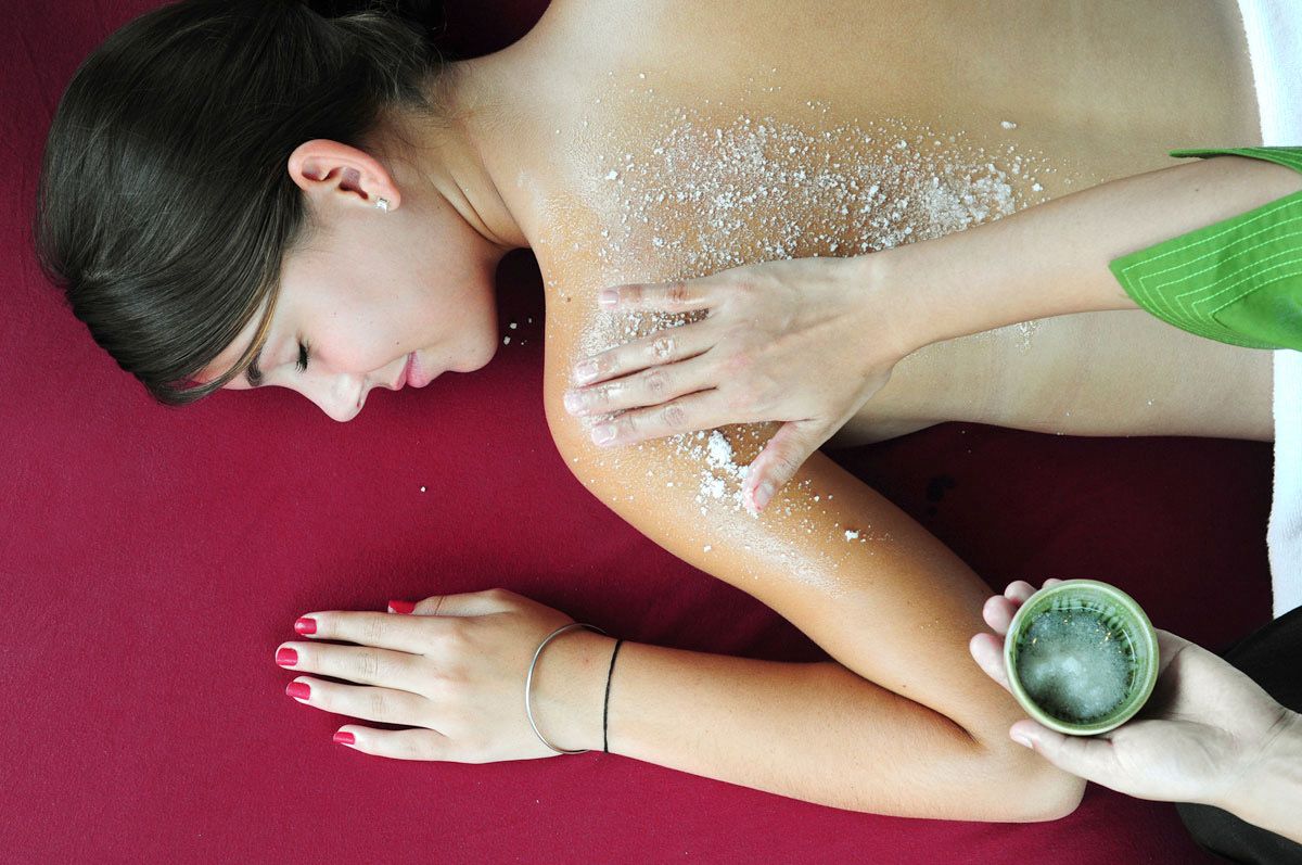 Luxury spa and infinity pool at Absolute Sanctuary